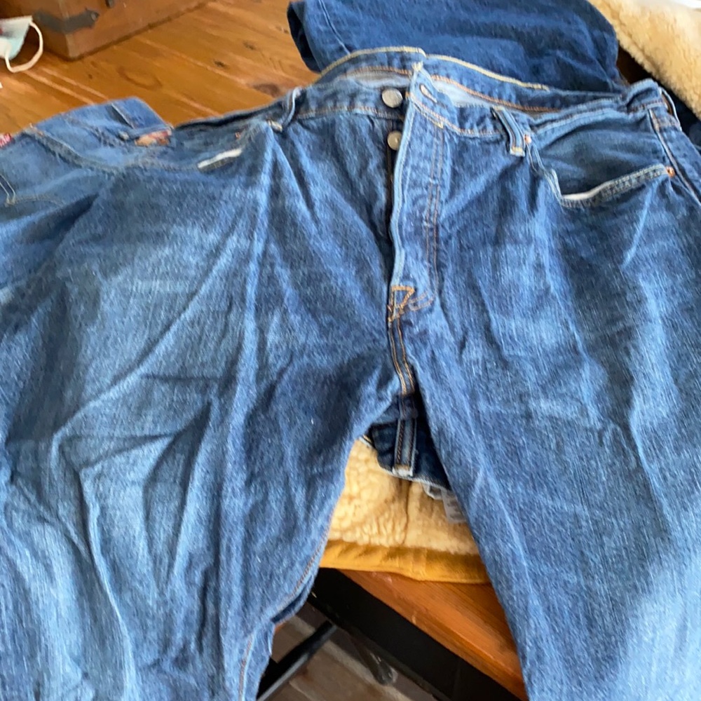 Levis
